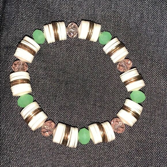 Earthbound colorful beaded bracelet. - Picture 1 of 4